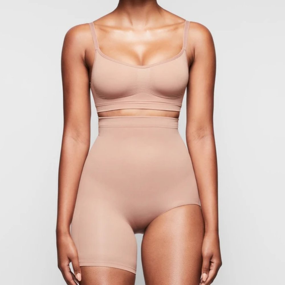 SKIMS New in Box Solution Short 1, One Leg